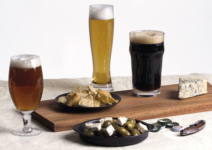 POCBGS_CRAFT_BEER_GLASS_SET_LIFESTYLE_moastal__1629256665_506