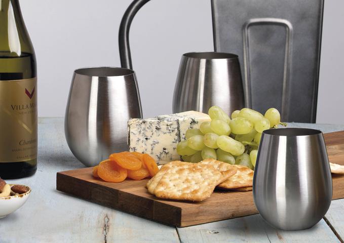 POSSWG_STEMLESS_STAINLESS_STEEL_WINE_GLASS_SET_LIFESTYLE_moastal__1629256749_976